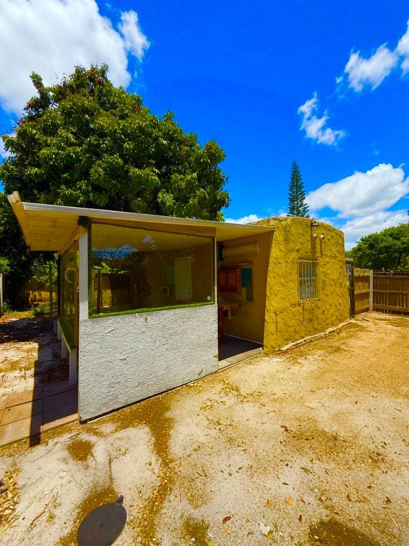 Opa-Locka Apartment: 1340 Peri St