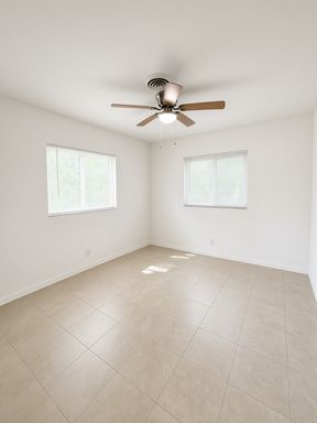 315 NW 32nd St – photo 1