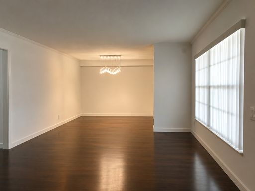 Updated remodeled apartment overlooking pool with 2 spacious bedrooms and 2 bathrooms