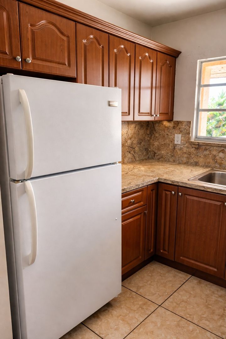 Hialeah Apartment: 6850 West 14th Court