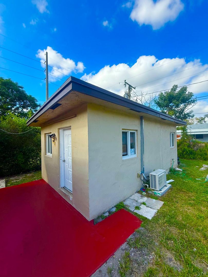 Miami Apartment: 785 NW 76th St