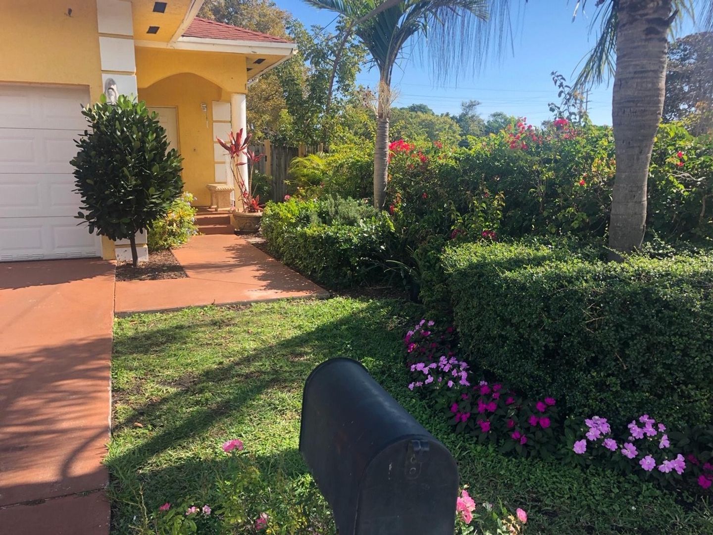 Hallandale beach Apartment: 1008-1010 NW 2 Ave