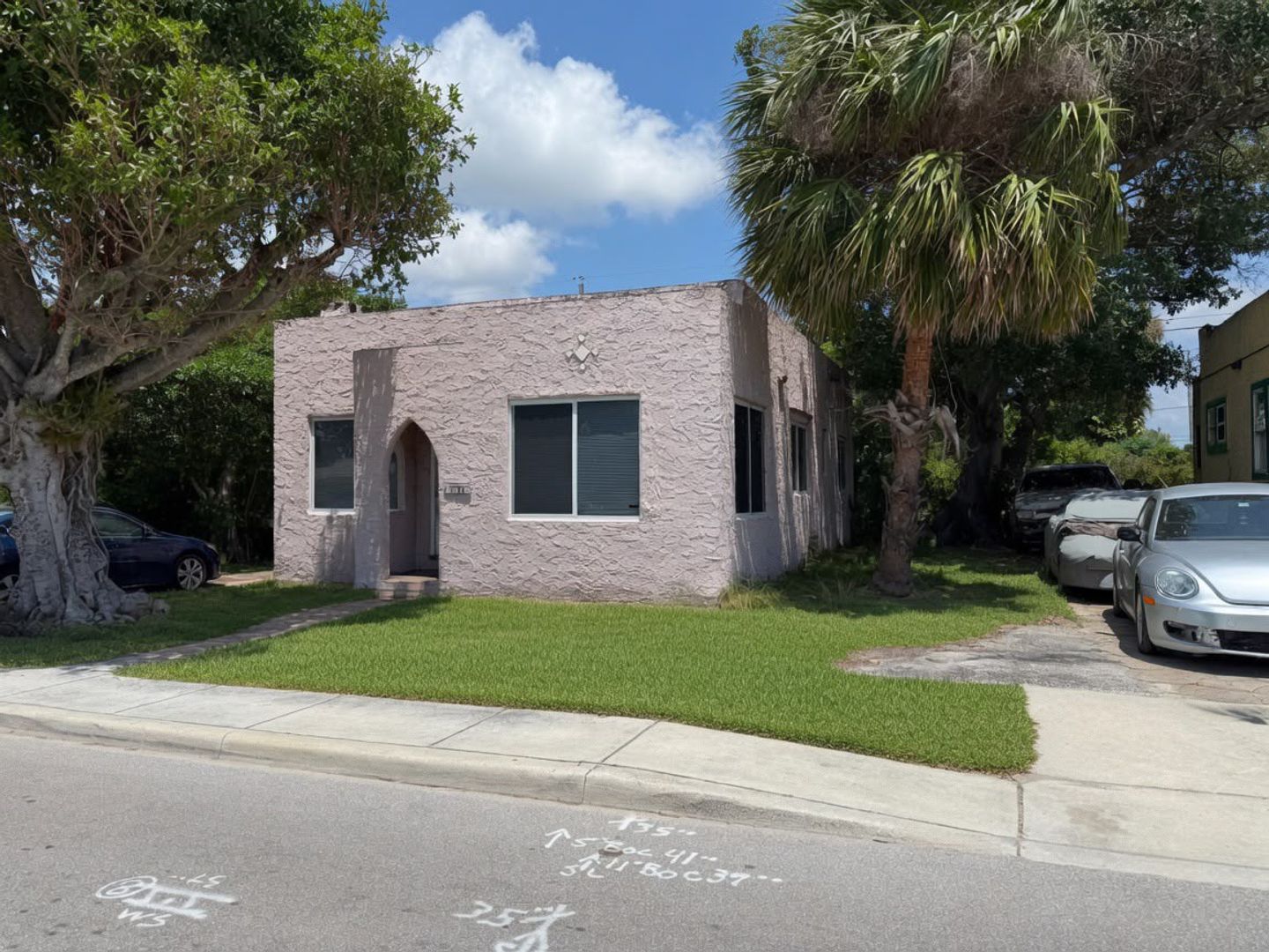 Riviera Beach House: 1154 W 25th St