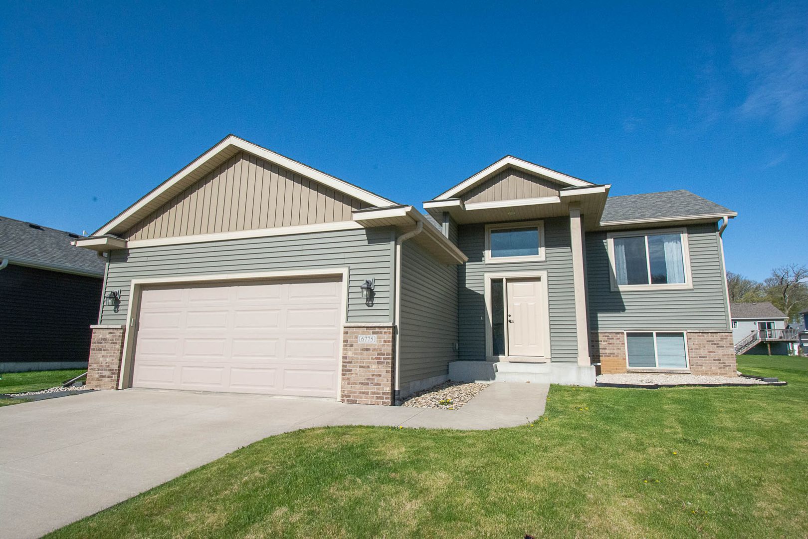 Rochester House: 6775 Gaillardia Dr NW
