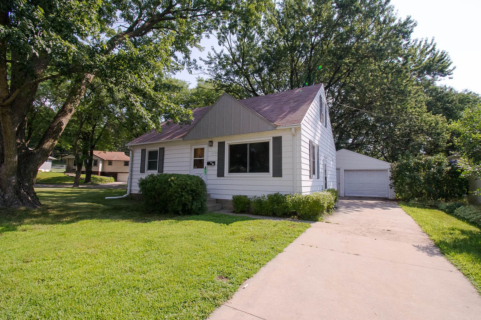 Rochester House: 1438 15th Ave NW