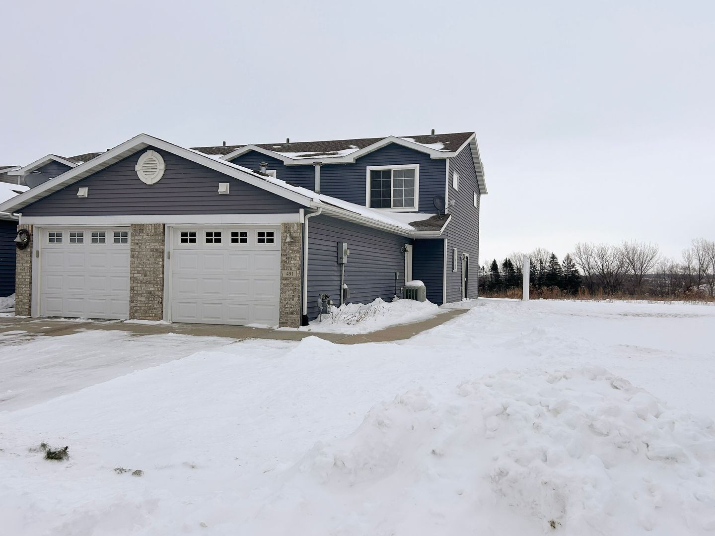 Rochester House: 491 Pointe Ct SW