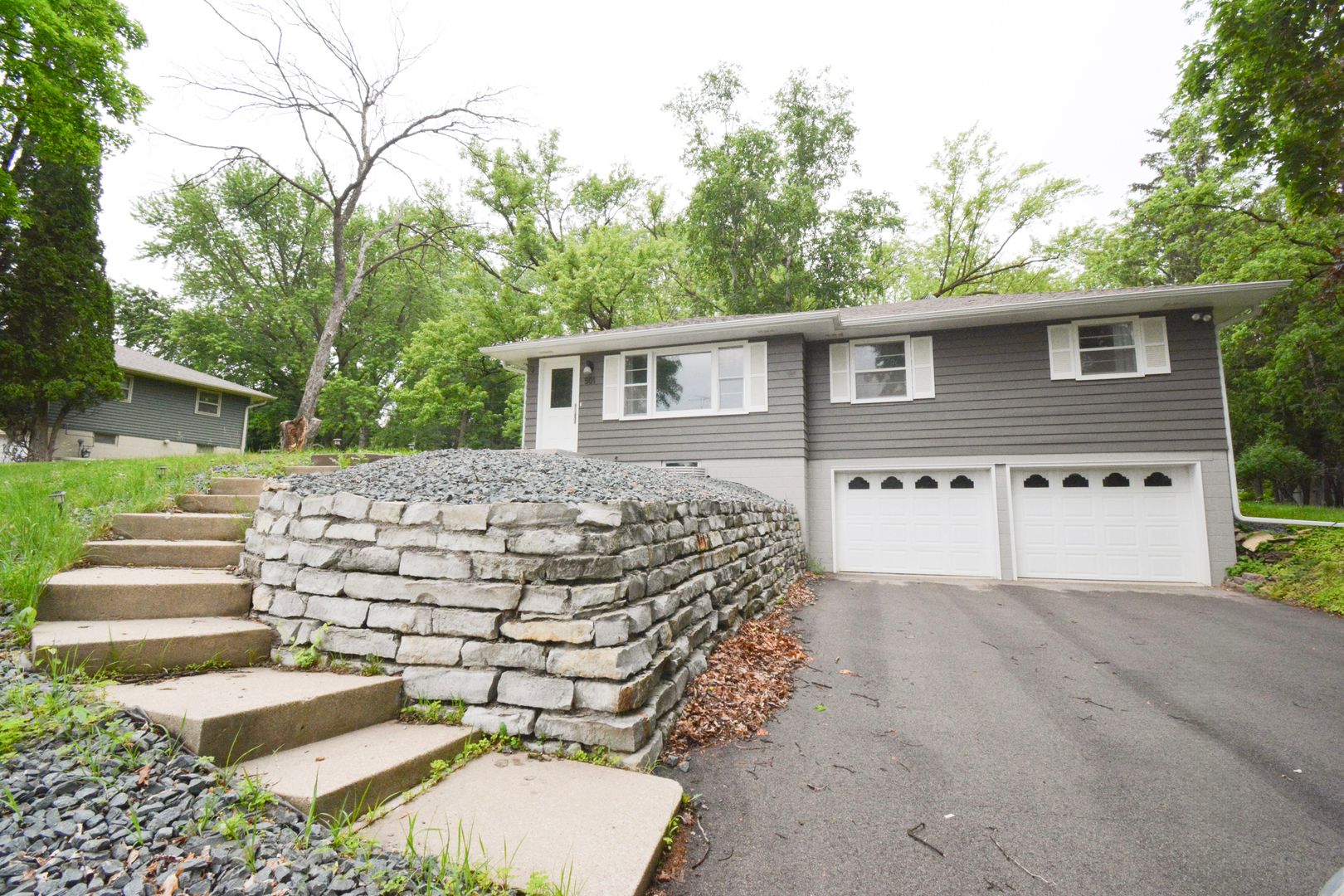 Rochester House: 501 33rd St SW