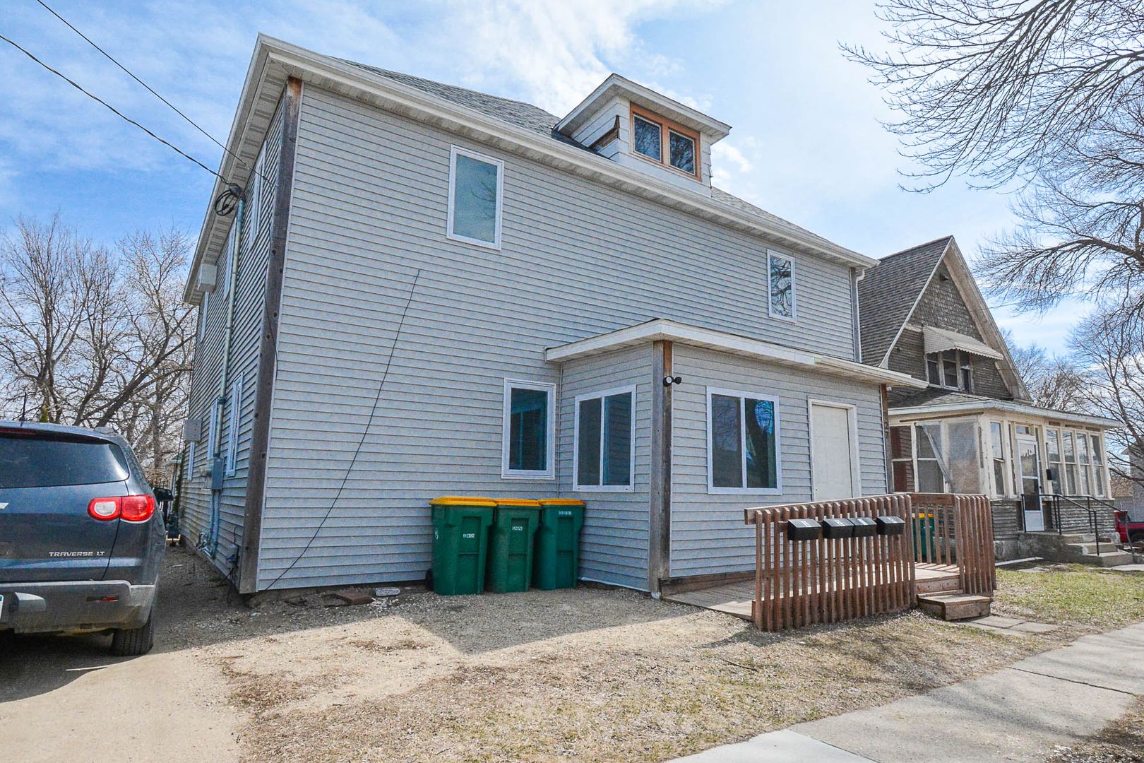 Albert Lea Apartment: 127 Elizabeth Ave