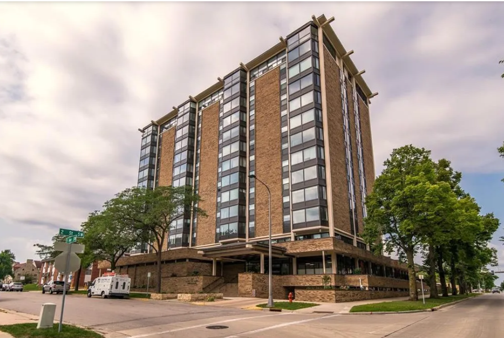 Furnished Unit STEPS FROM THE MAYO CLINIC FACILITIES Rochester Towers Condo For Rent!