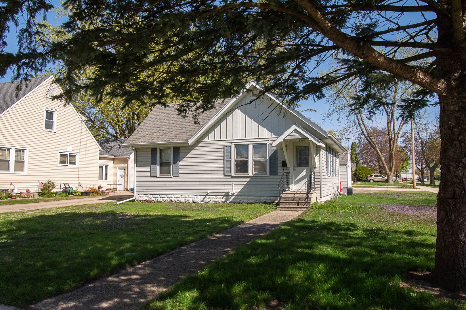 Austin House: 800 12th Ave NW