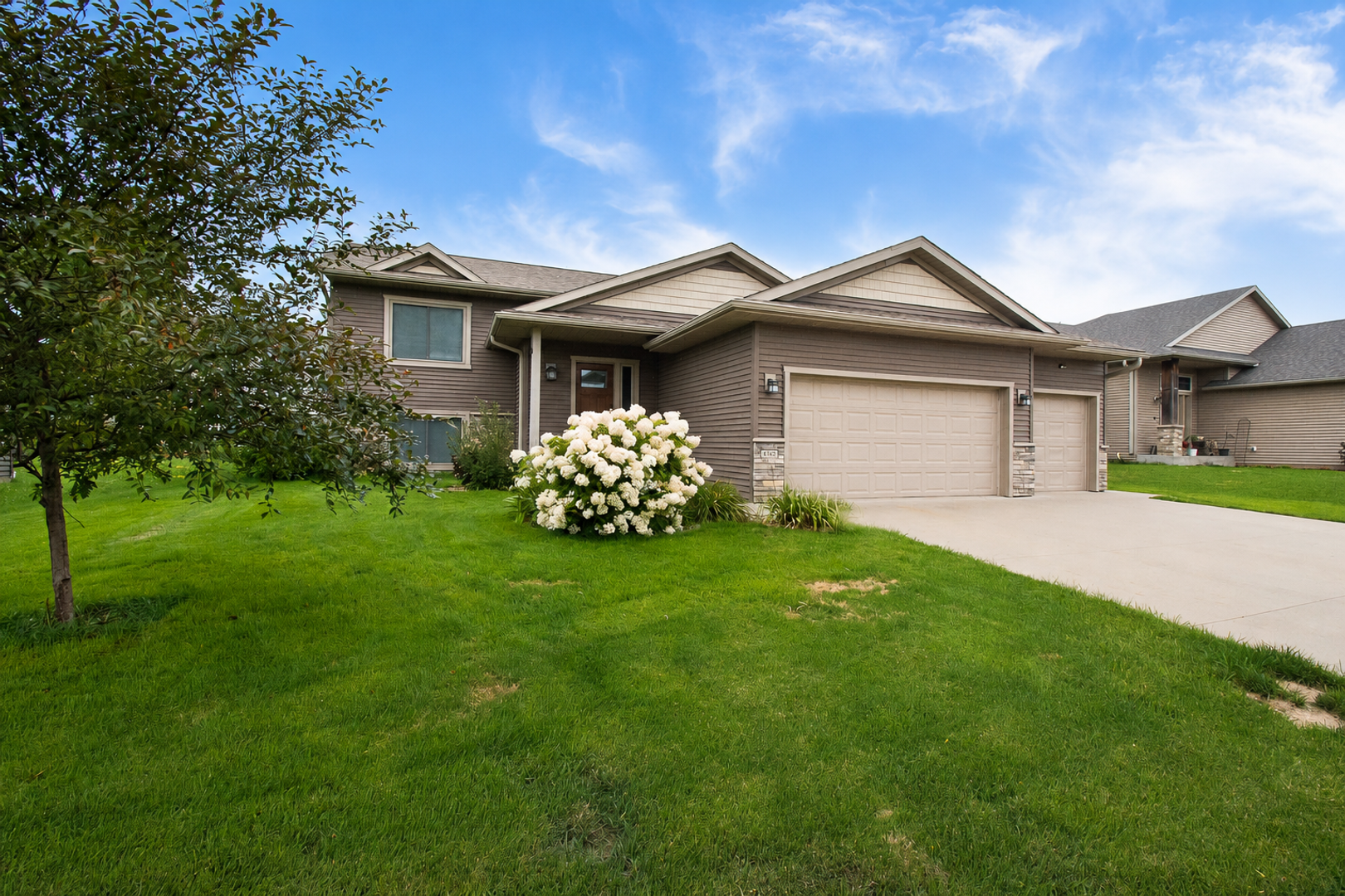 Rochester House: 6143 39th Ave NW
