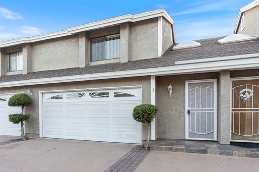Updated 3-Bedroom Retreat in the Heart of Huntington Beach – photo 1