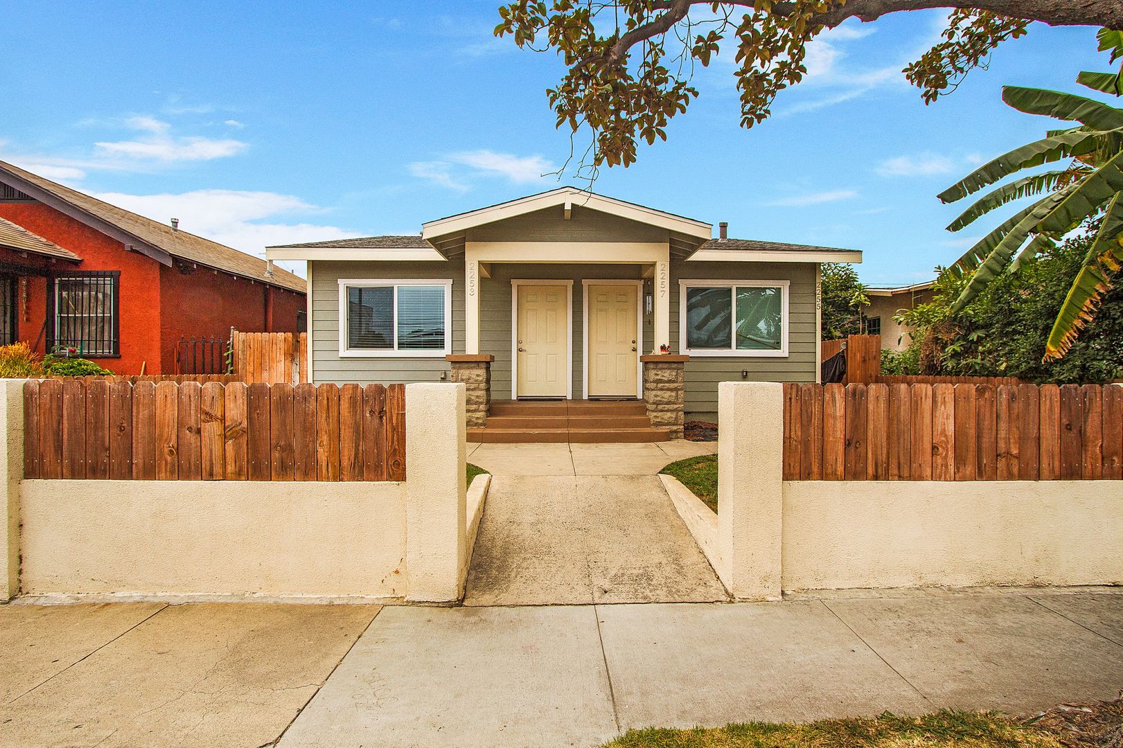 Long Beach Apartment: 2253-2257 Olive Avenue