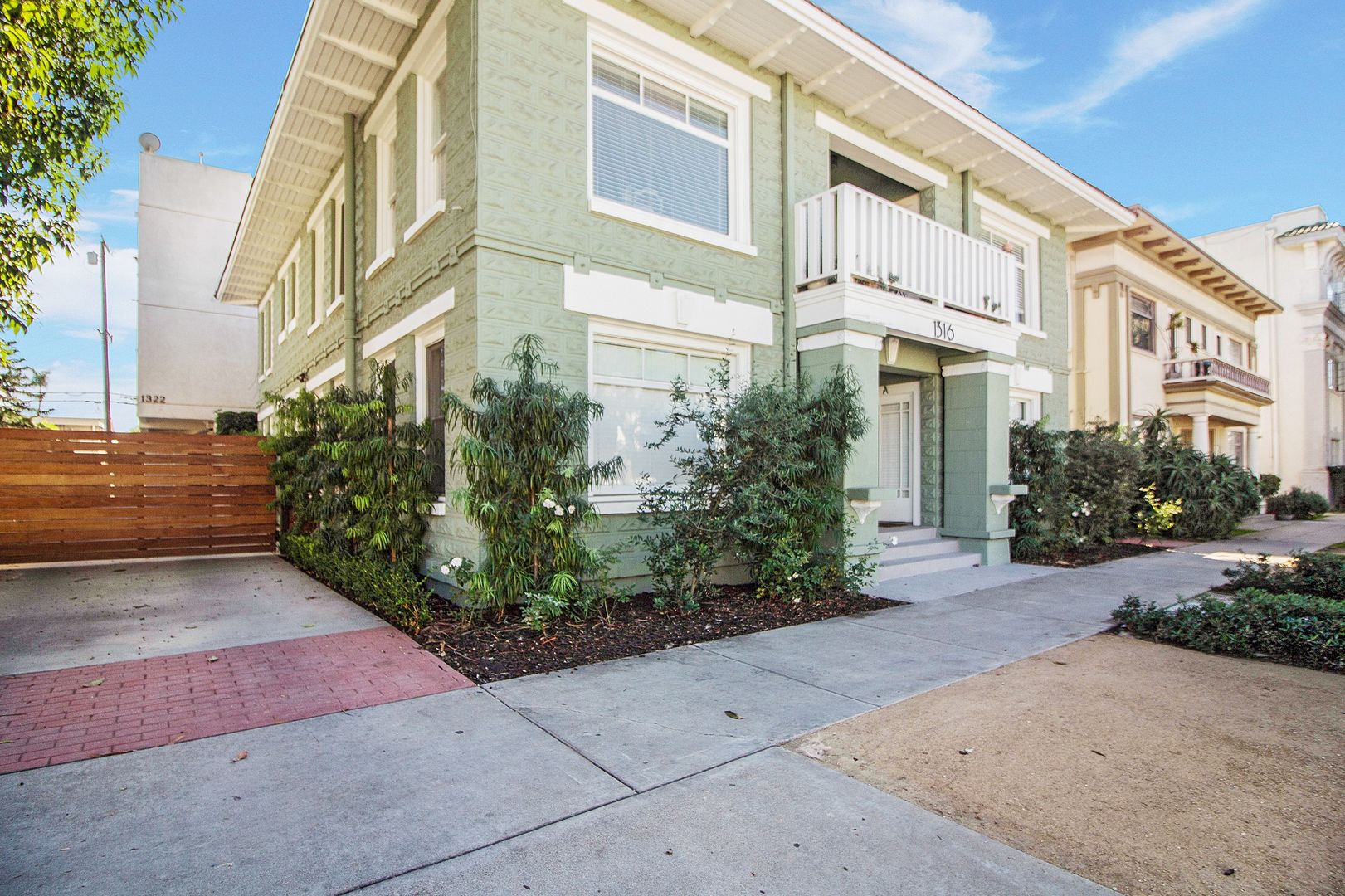 Long Beach Apartment: 1316-1322 East 3rd Street