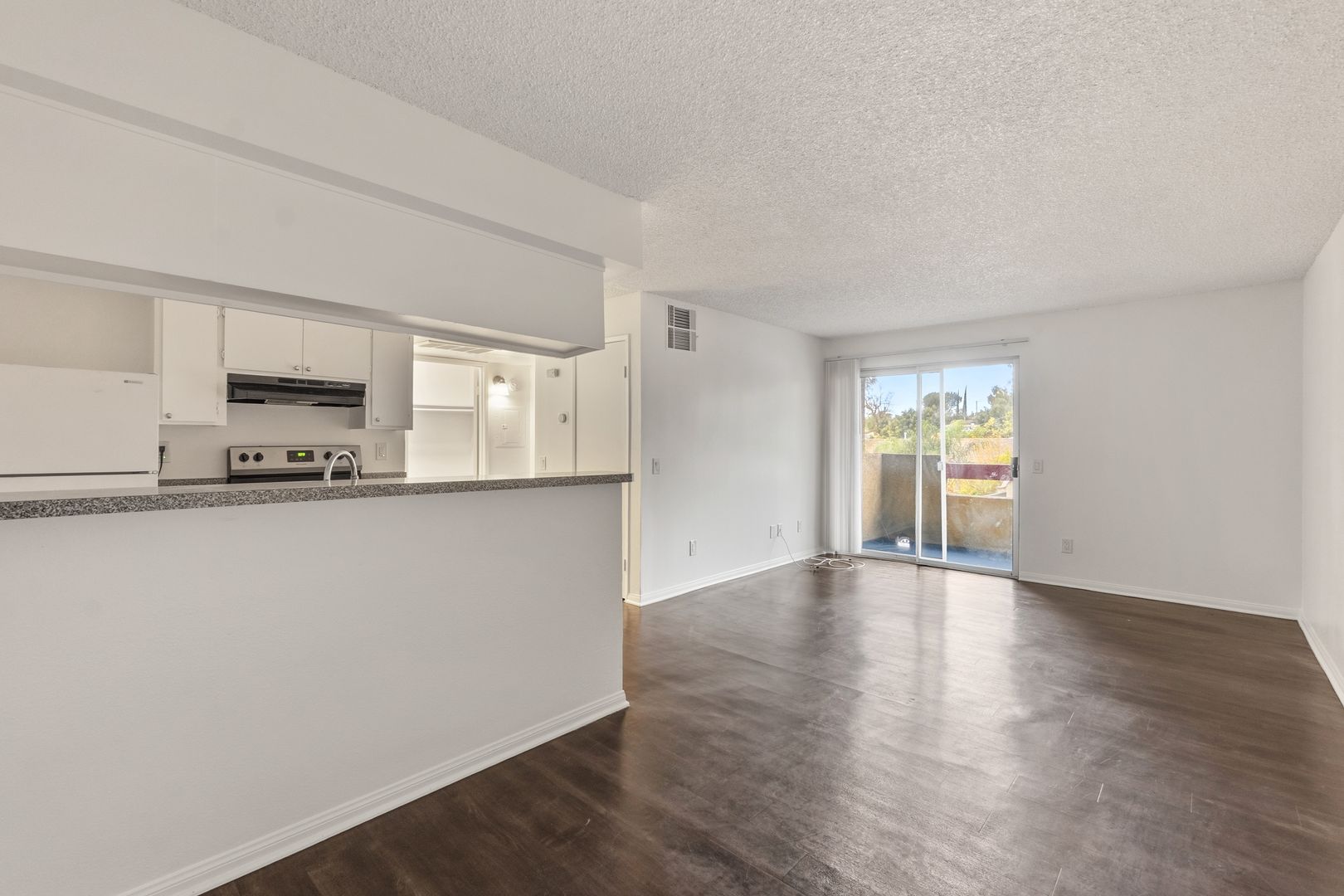 Sylmar Apartment: 13266 Foothill Blvd Unit 113