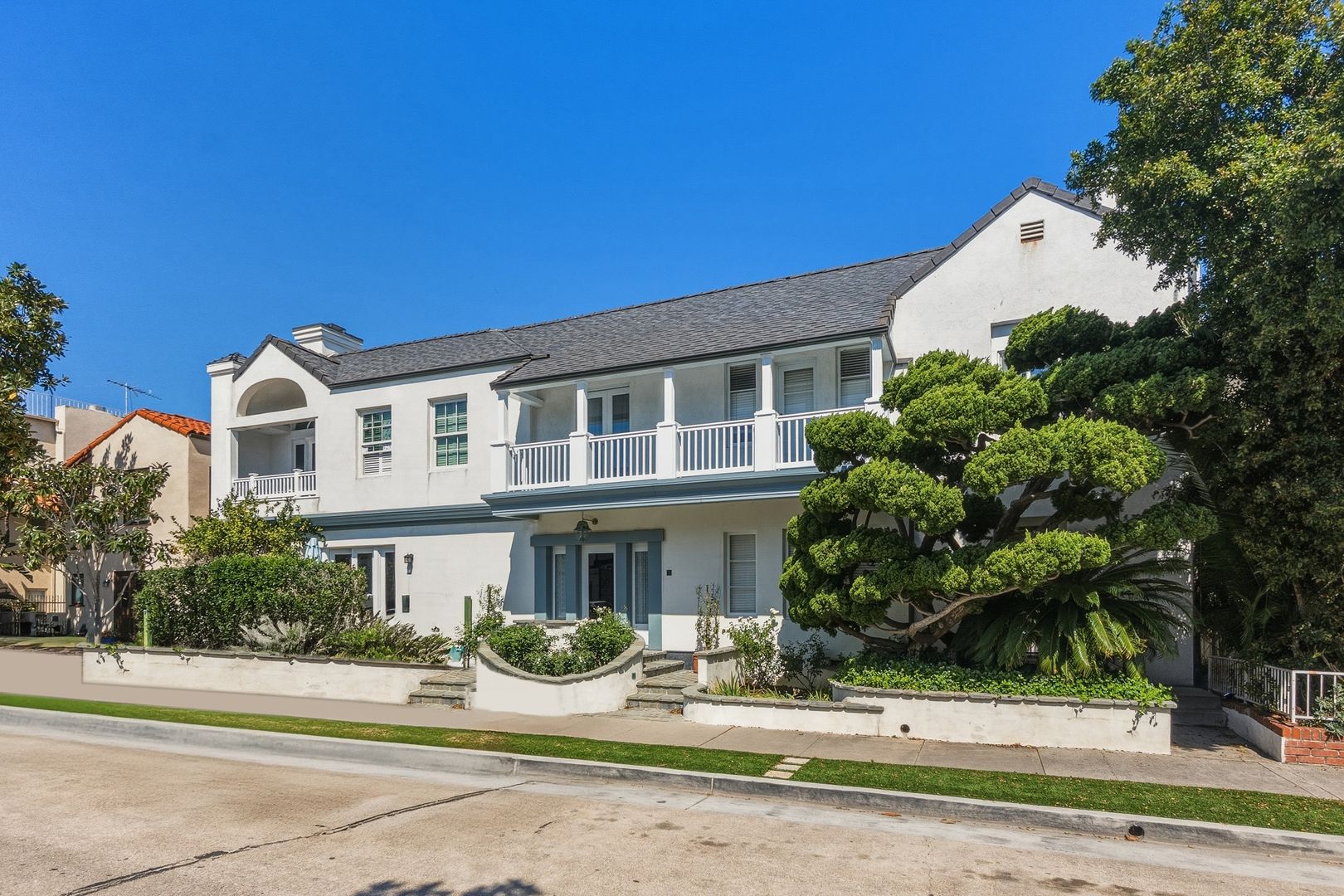 Newport Beach Apartment: 1530 Miramar Drive