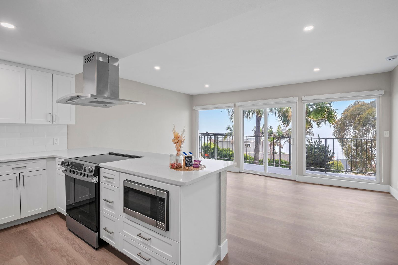 Laguna Beach Apartment: 2607 Solana Way