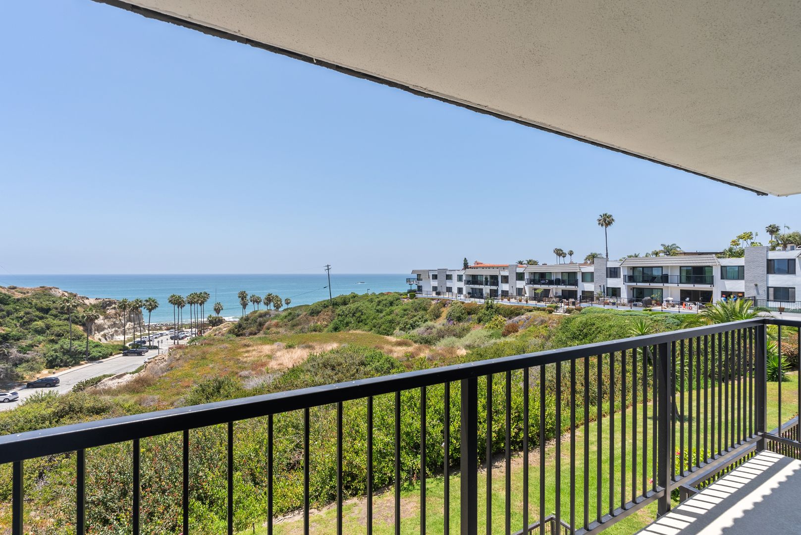 San Clemente Condo: 235 Avenida Lobeiro