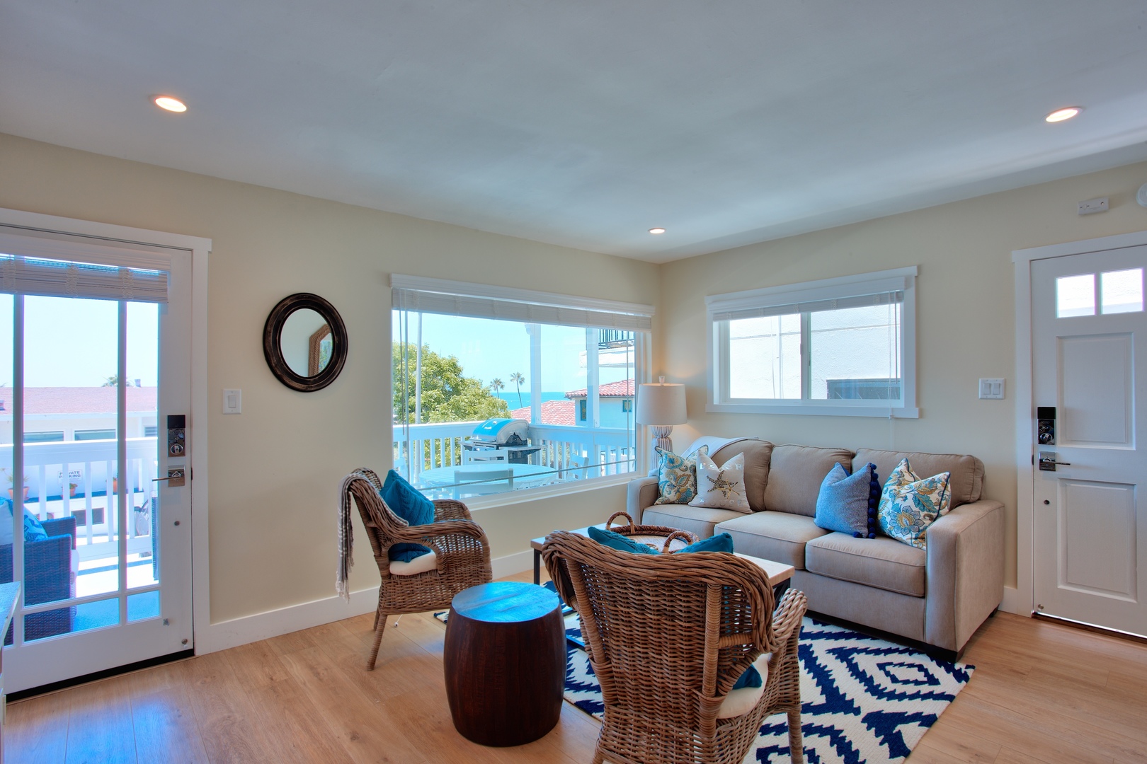 San Clemente Apartment: 119 S. Alameda Lane