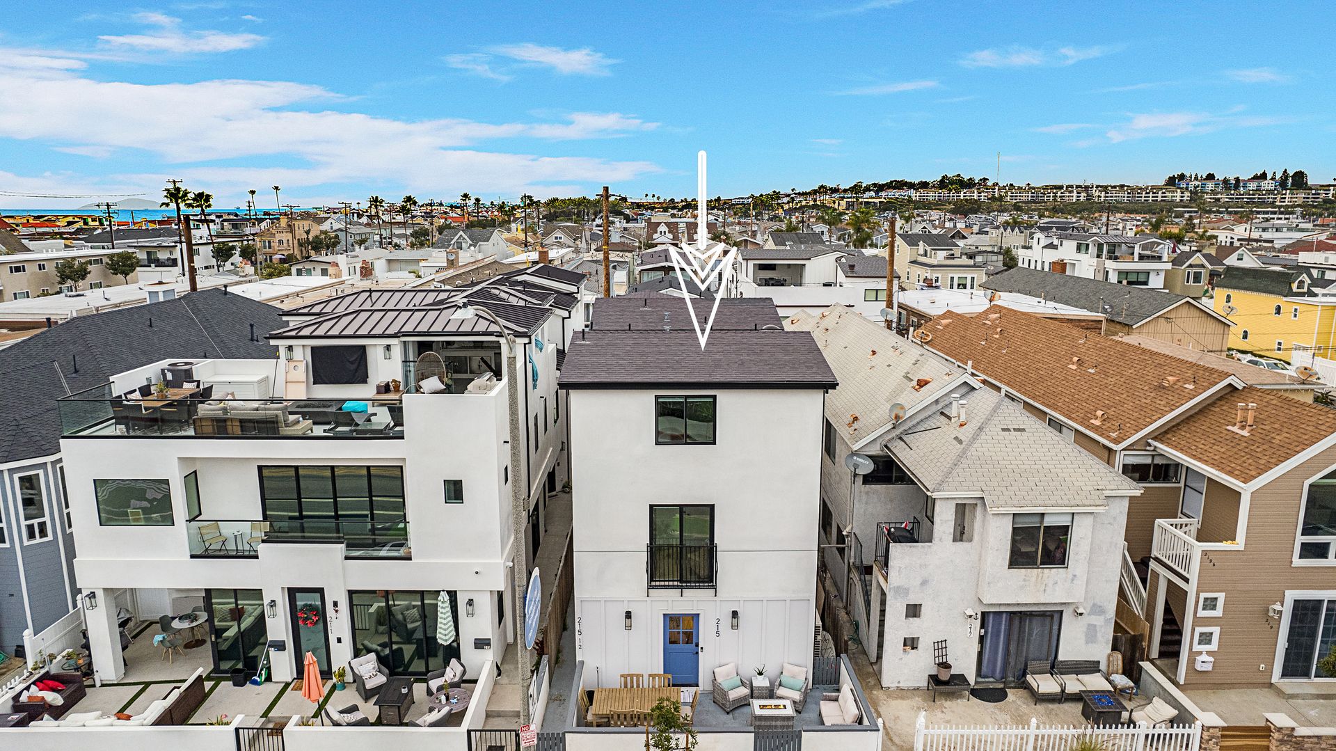 Newport Beach Apartment: 215 32nd Street