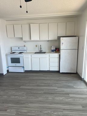 Corner 1 bedroom unit