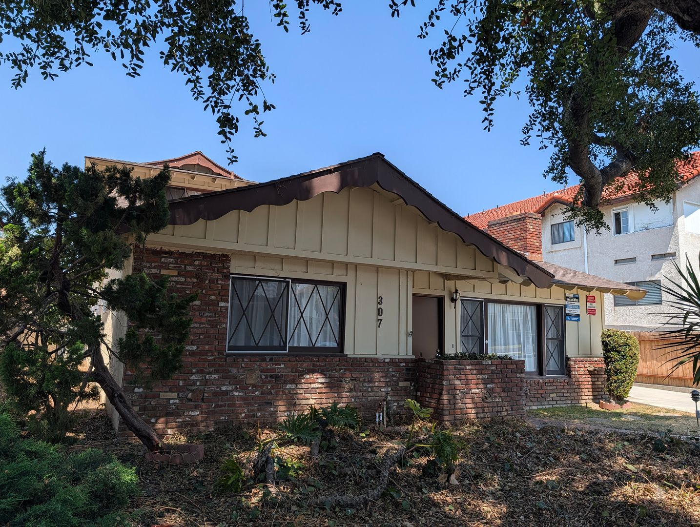 Alhambra Apartment: 307 N Curtis Ave