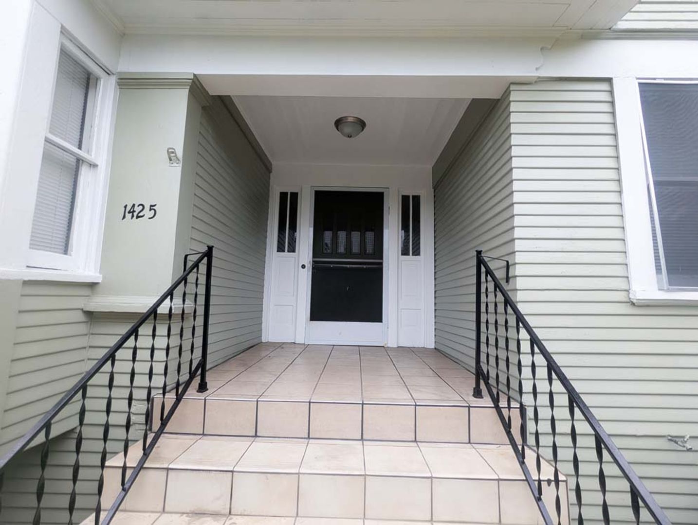 Los Angeles Apartment: 1421 Kellam Avenue