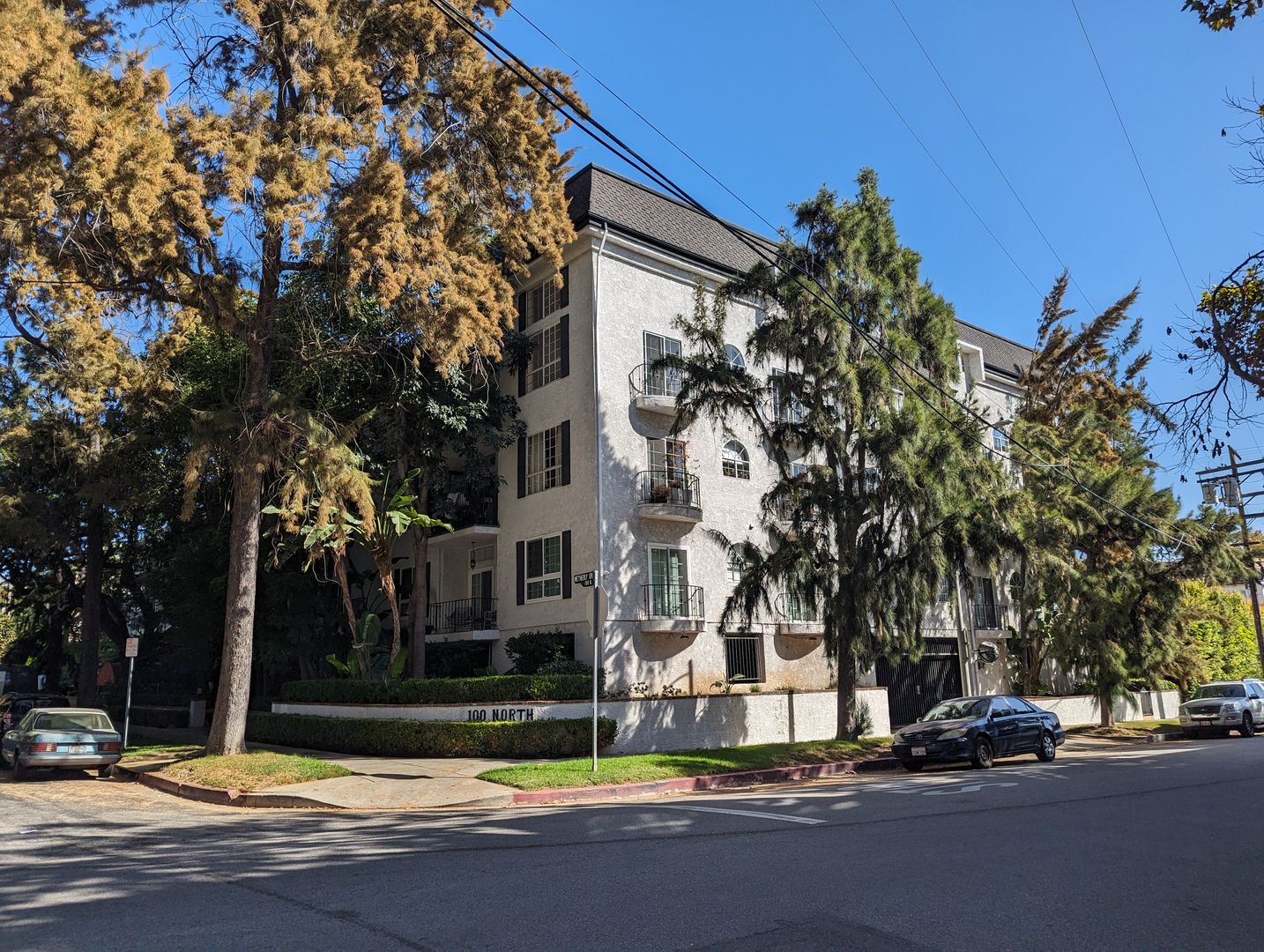 Los Angeles Condo: 100 N. Wetherly Dr. Apt. 3D
