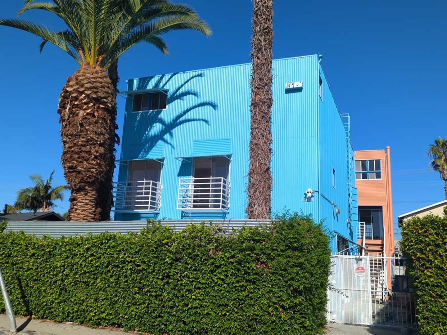 Venice Apartment: 915 Broadway St.