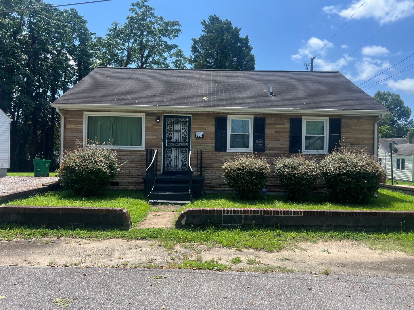 Petersburg House: 854 Apperson Street