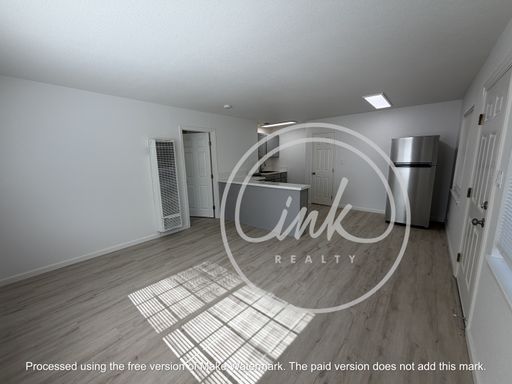 Newly Renovated 1 Bedroom Unit