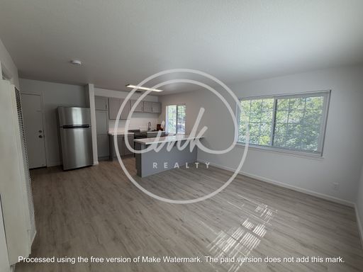 Newly Renovated 1 Bedroom Unit