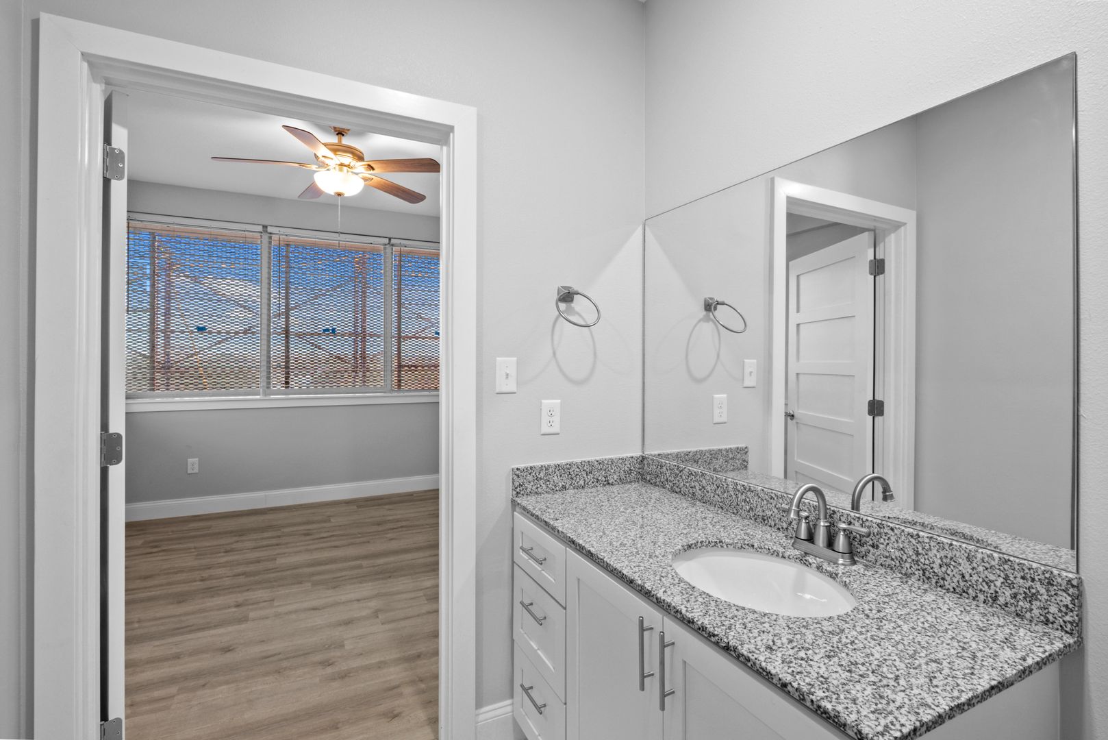 Corpus Christi Apartment: 1800 South Staples