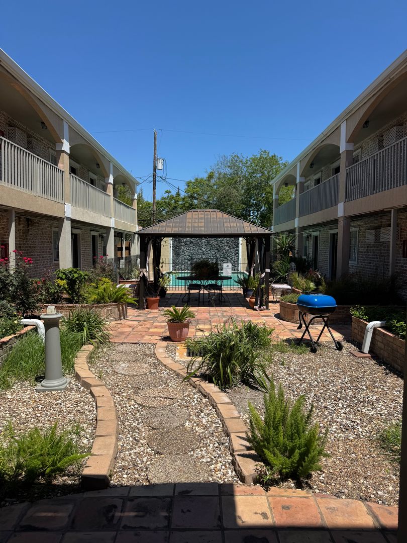 Courtyard Villas 10 of 12