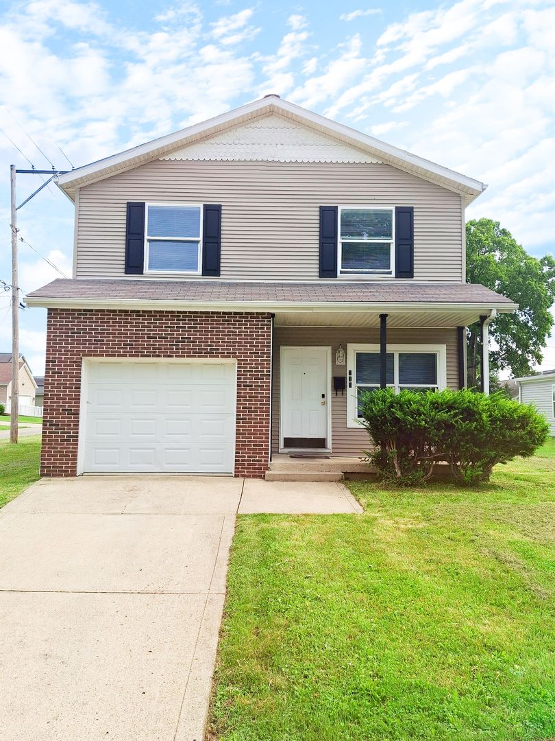 Springfield House: 218 E Liberty St