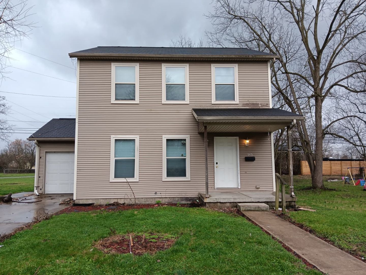 Springfield House: 545 W Grand Ave