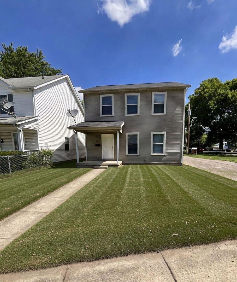 Springfield House: 524 W Pleasant St