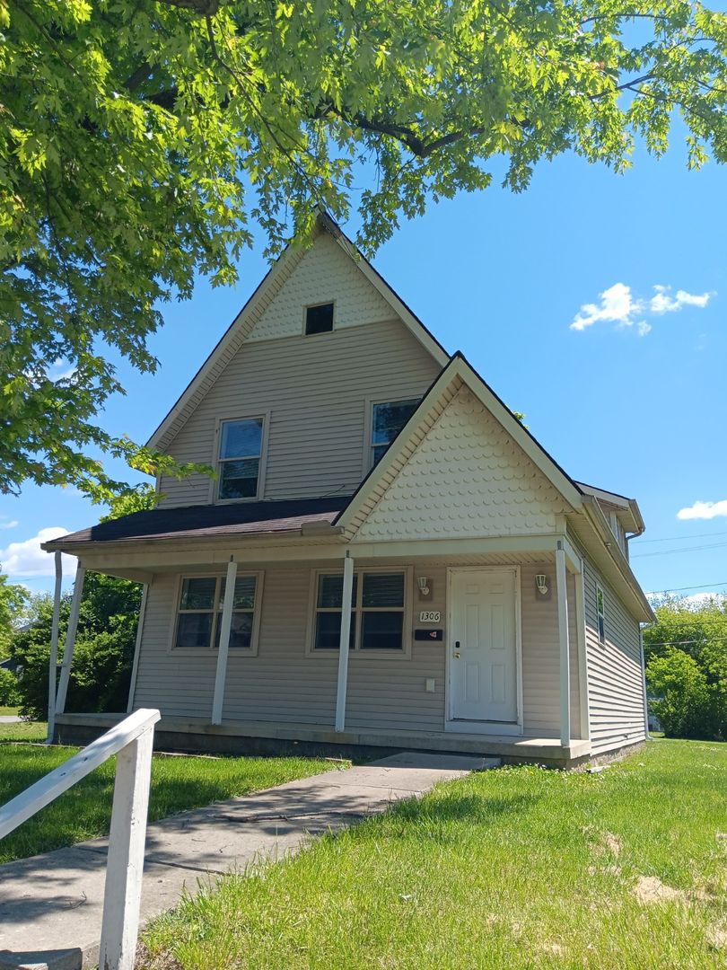 Springfield House: 1306 S Limestone St