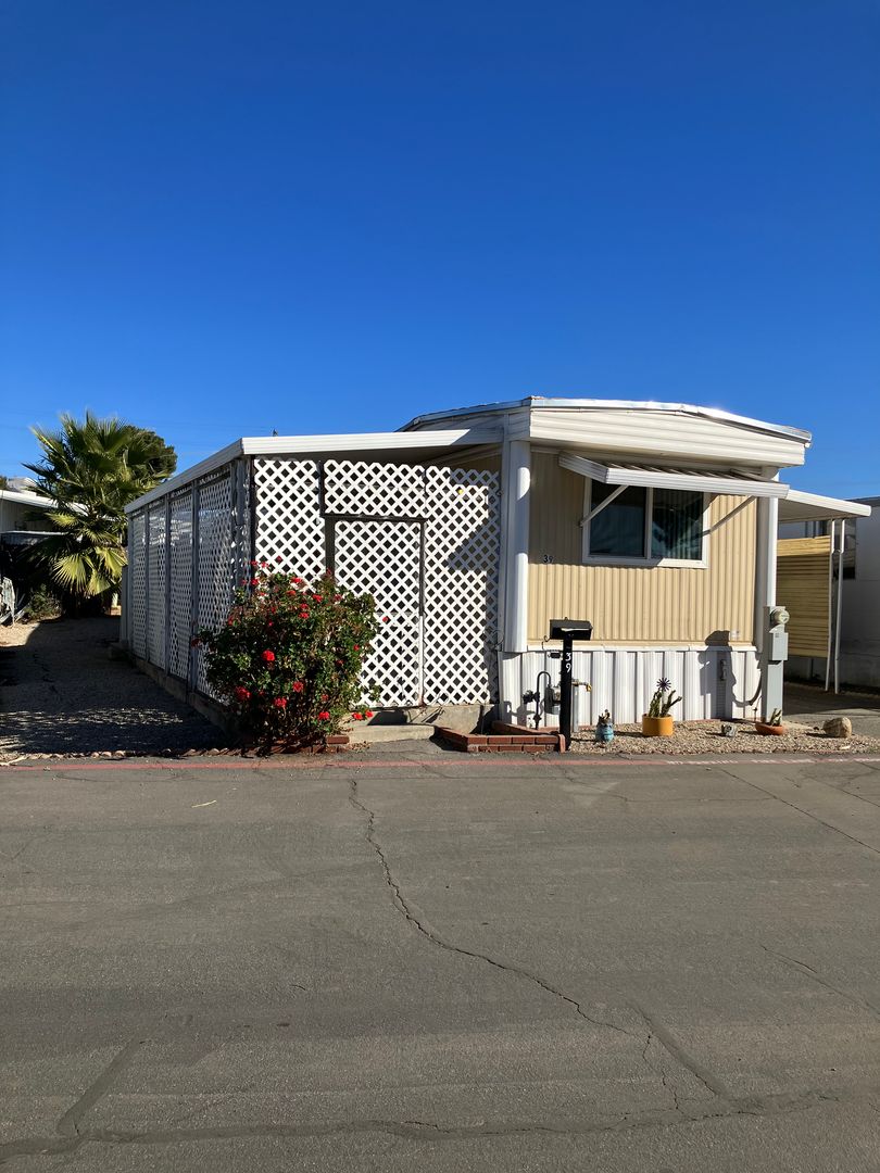Yucaipa Apartment: 34480 County Line Rd