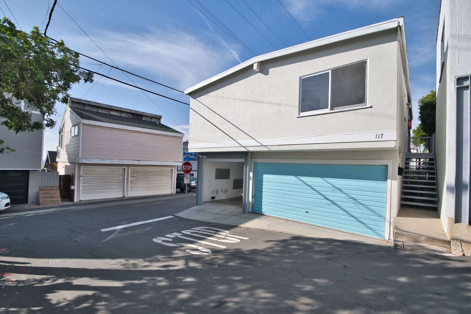 Manhattan Beach Apartment: 918 Ocean Dr