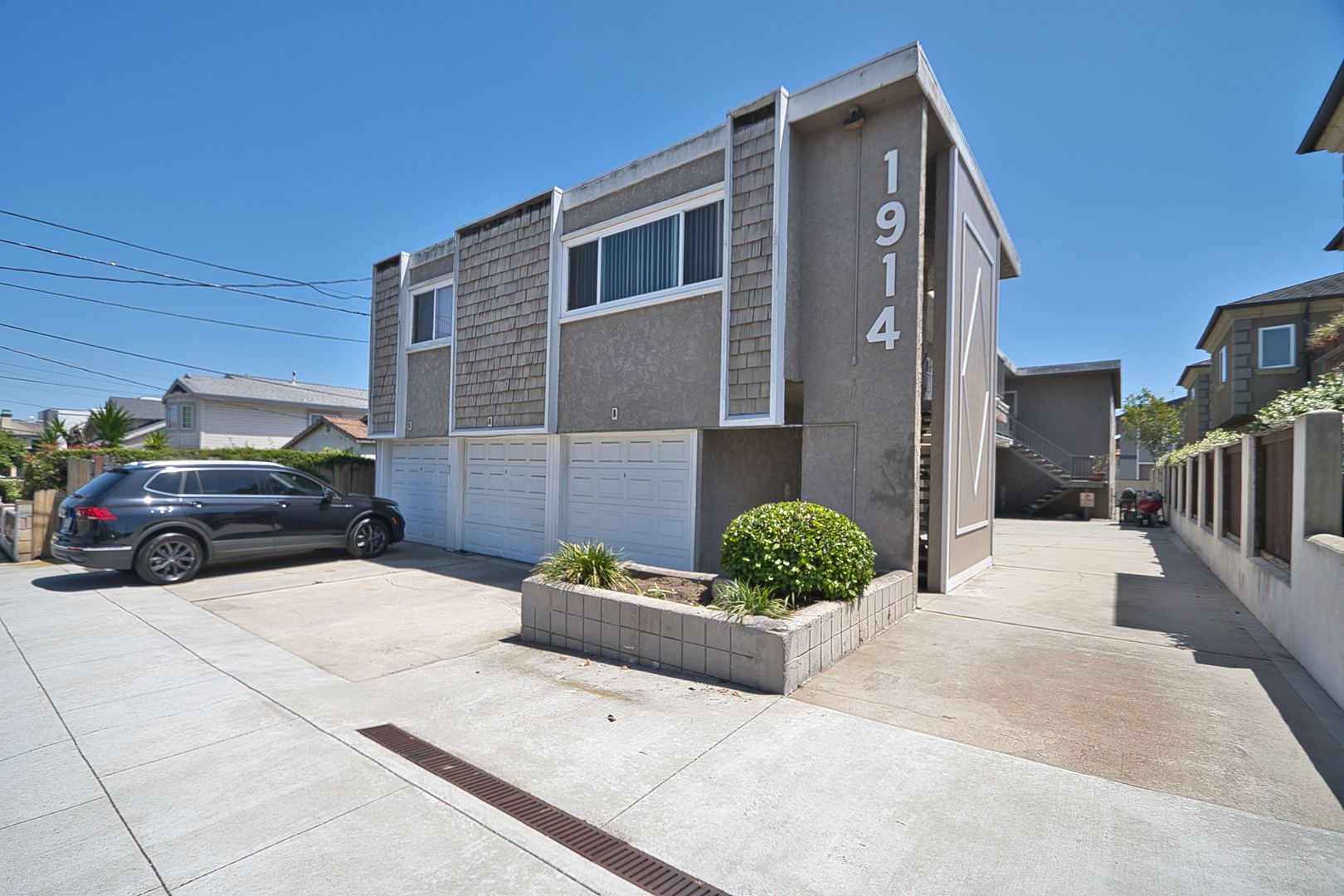 Redondo Beach Apartment: 1914 Vanderbilt Lane