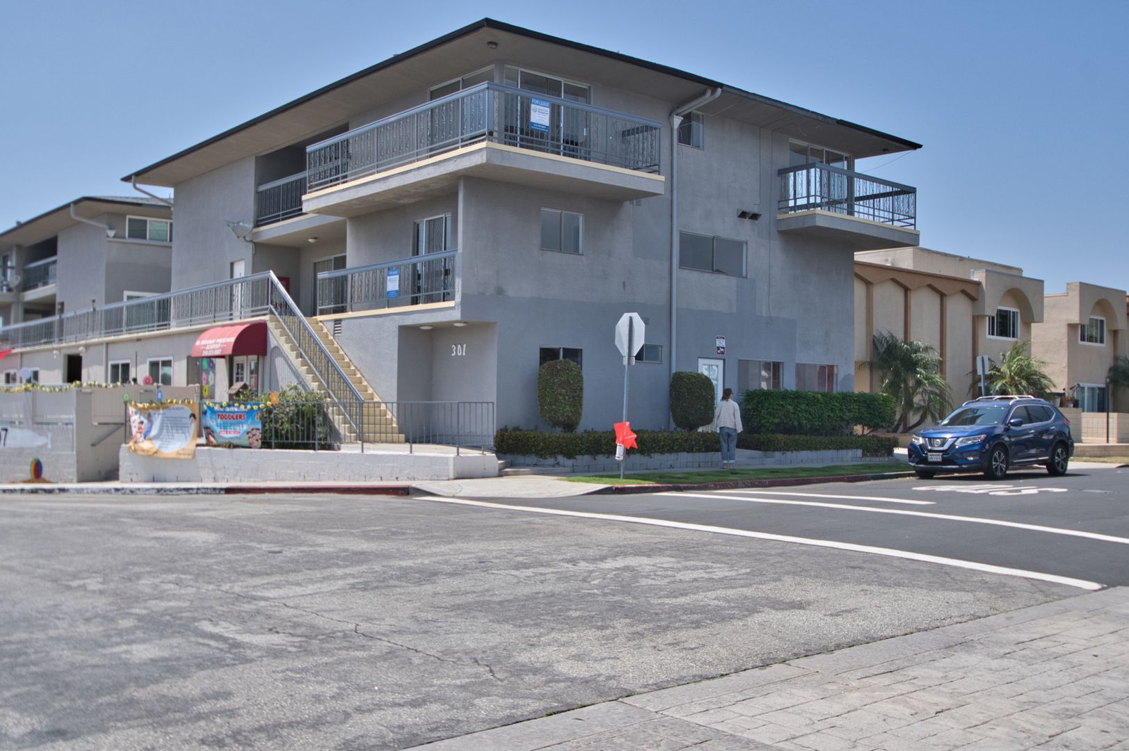 El Segundo Apartment: 301 West Grand Avenue