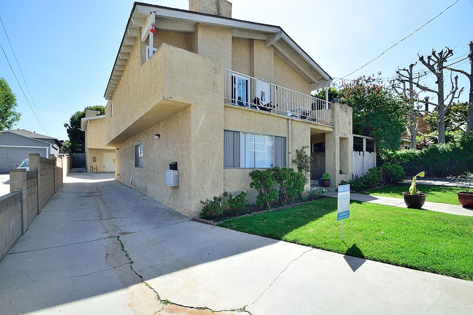 Redondo Beach Apartment: 1708 Marshallfield Lane