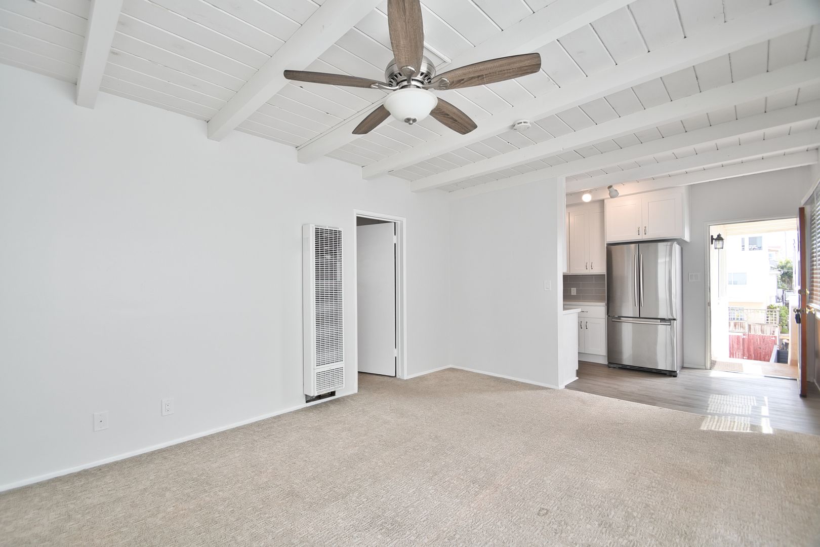 Manhattan Beach Apartment: 221 39th St