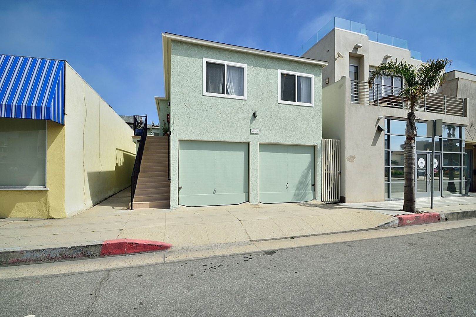 Hermosa Beach Apartment: 48 Hermosa Avenue