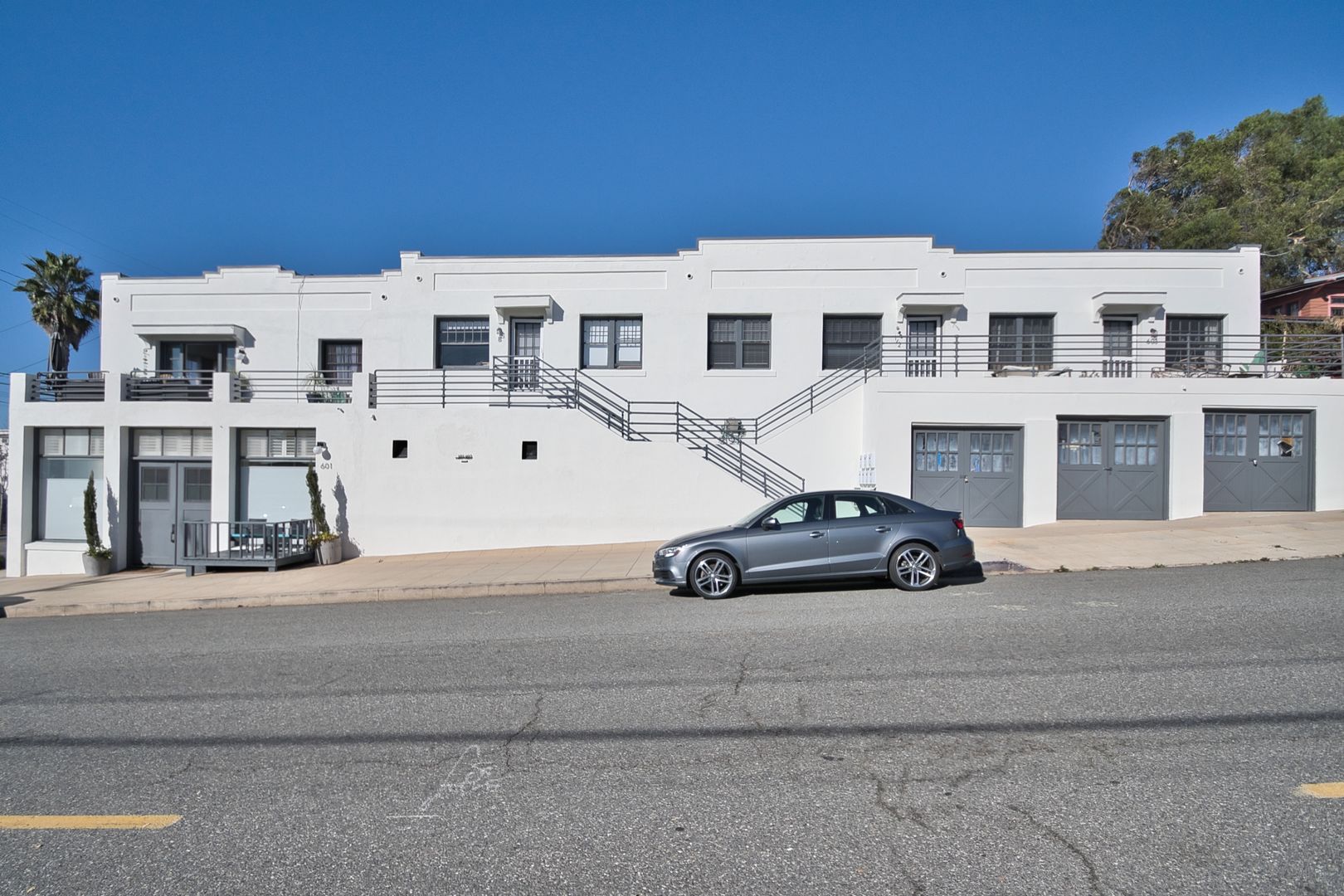 Redondo Beach Apartment: 601 Garnet Street