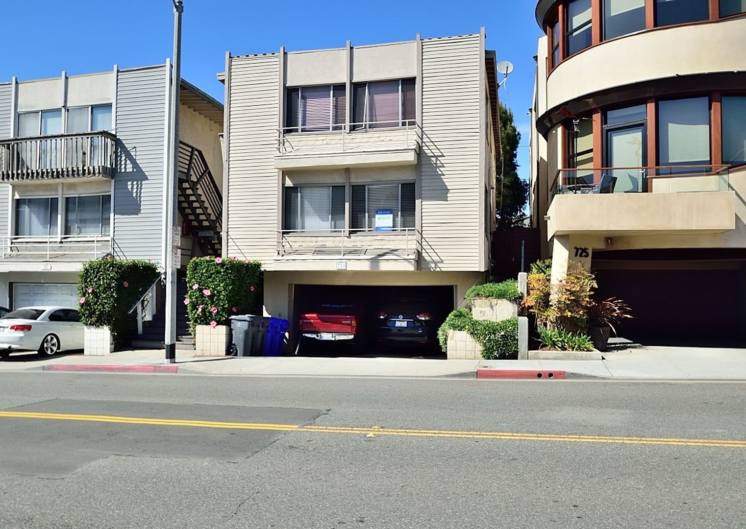 Manhattan Beach Apartment: 721 Manhattan Beach Blvd.