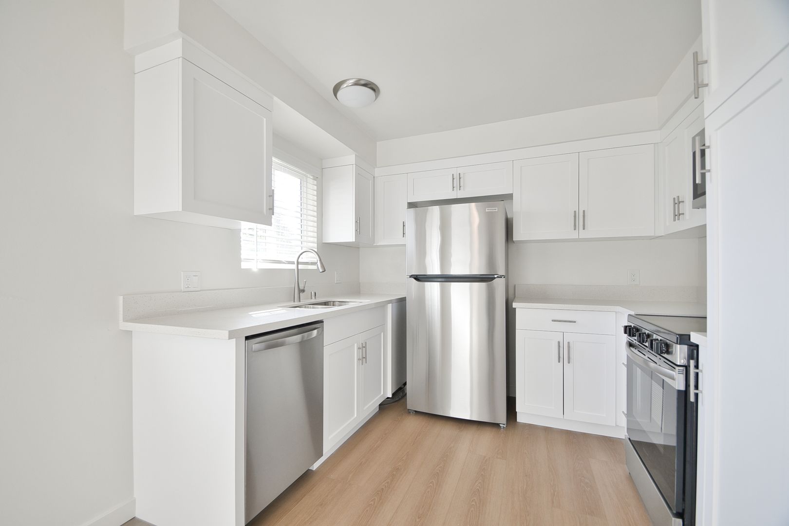 Redondo Beach Apartment: 125 S. Guadalupe Ave.
