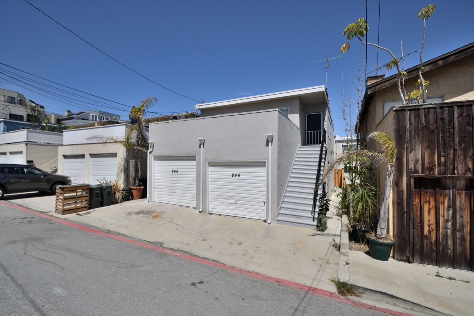 Hermosa Beach Apartment: 246 Culper Ct