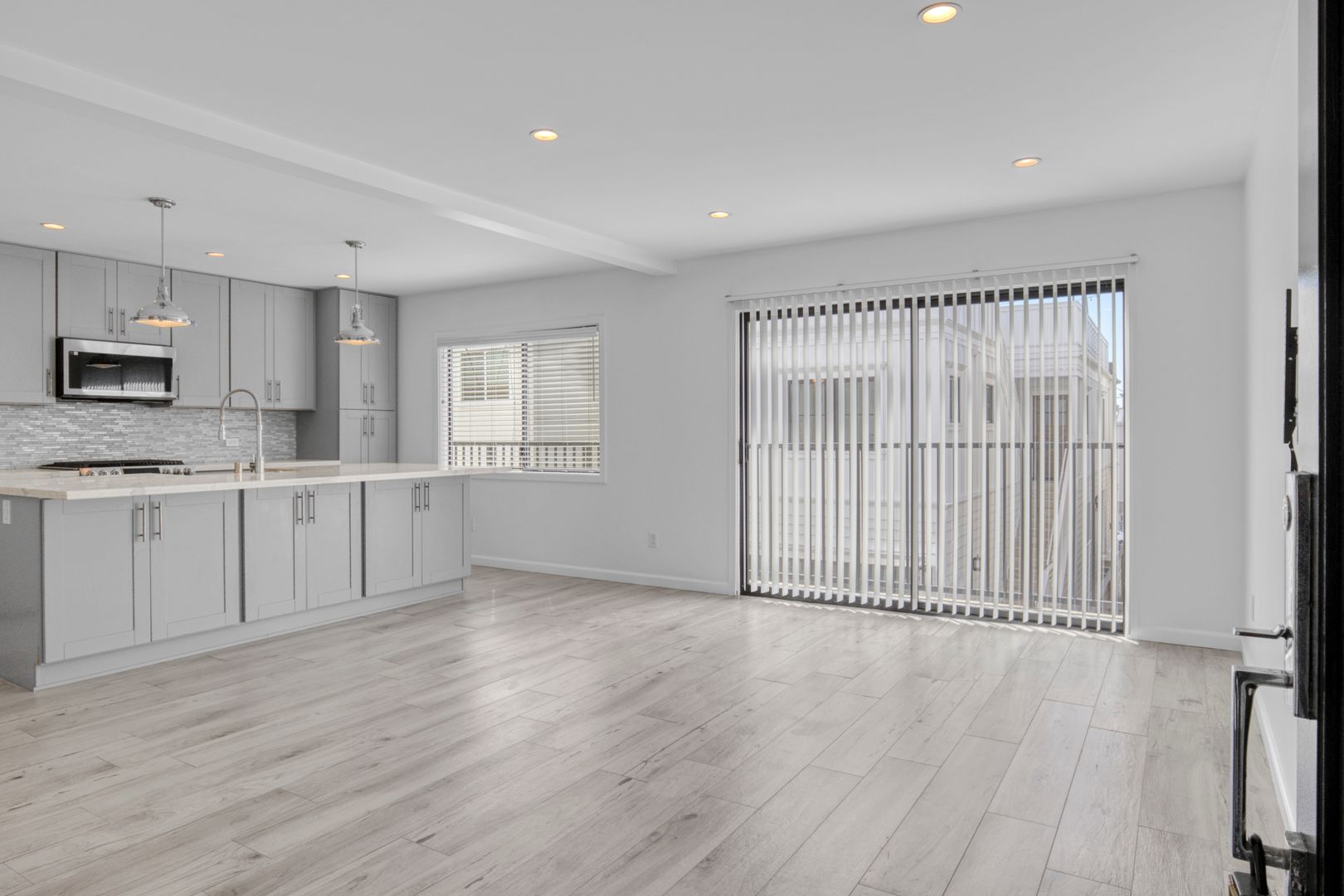 Hermosa Beach Apartment: 113 Monterey Blvd.